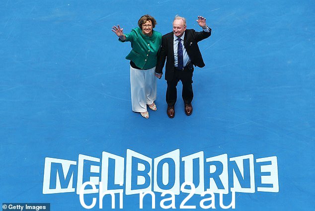 Margaret Court 和澳大利亚网球传奇人物 Rod Laver 于 2015 年在墨尔本 Margaret Court 竞技场正式开幕