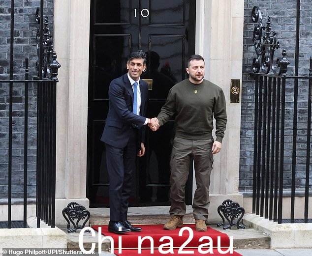 Volodymyr Zelensky 在唐宁街与 Rishi Sunak 举行会谈,讨论英国向乌克兰提供英国皇家空军台风等先进战斗机的可能性