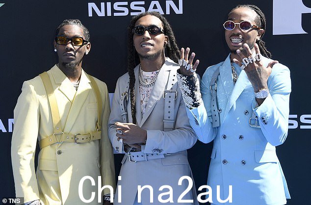家庭:三个人一起在亚特兰大郊外长大。 Quavo 是 Takeoff 的叔叔,Offset 是他的堂兄;在 2019 年 BET 大奖上看到