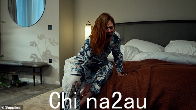 Talented:Rose Leslie 正在为钢琴家兼作曲家 Fabio D'Andrea 主演一部探索多发性硬化症的强大音乐视频