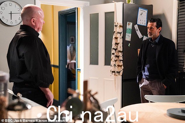 正面交锋:Nish 在与 Walford 坏小子 Phil 的比赛中一直在玩火——这让他的妻子非常懊恼