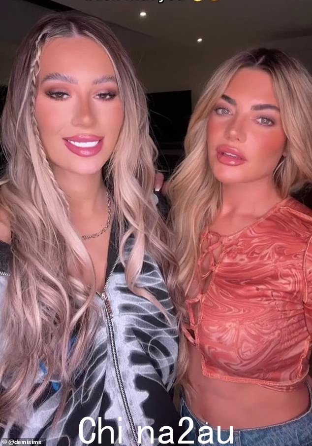 被爱的人:这位 25 岁的前 TOWIE 明星(左)透露她很期待这位 28 岁的 Love Island 明星(右)回到她的生活中,并且正在寻找期待看到未来会怎样