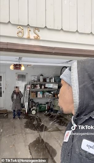 '我对你做了什么威胁?'他问