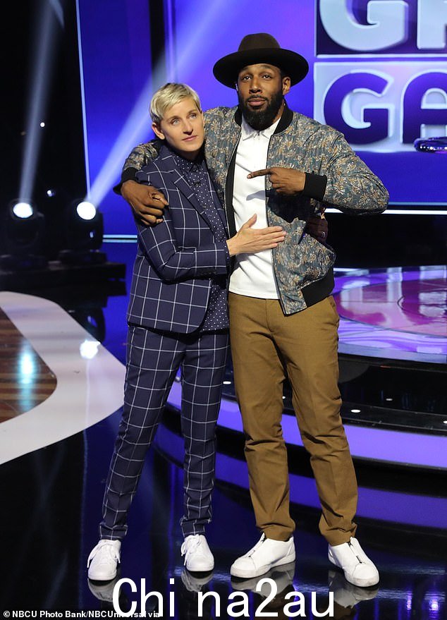 好朋友:DeGeneres 和 Boss 于 2018 年在 Ellen 的游戏中合影