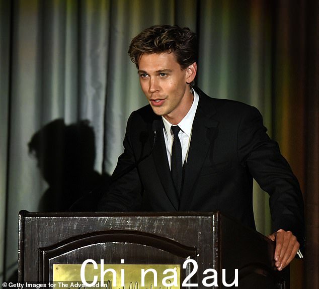 高度赞扬:31 岁的 Butler 对 Luhrmann 的选角和与他的合作展现了他最好的表演给予了高度评价