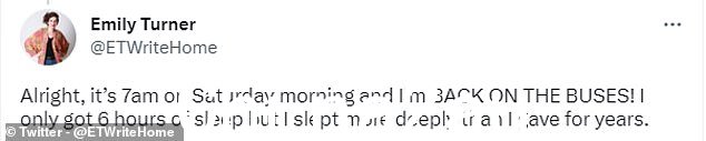 在路上:Emily 与她的 21,000 名 Twitter 关注者分享了她的旅程更新,讨论了她旅行的细节