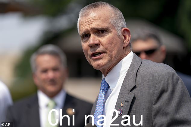 蒙大拿州国会议员马特·罗森代尔 (Matt Rosendale) 周六晚上表示,他被告知美国军方将“追踪目标” ct 直到天亮'