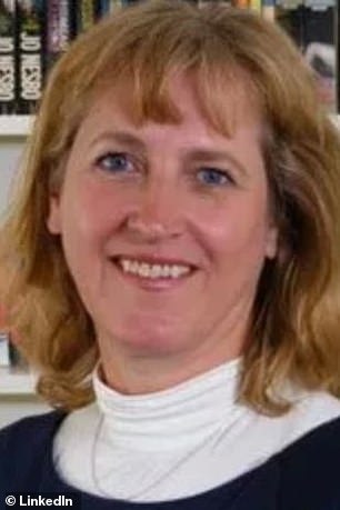 退休警探 Julie Mackay 说她相信调查人员认为失踪的母亲掉进河里是正确的