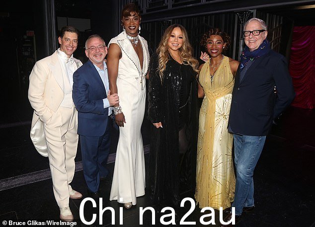 L-R Christian Borle, 作曲家/作词家 Marc Shaiman, J. Harrison Ghee, Carey, Adrianna Hicks 和作词家 Scott Wittman