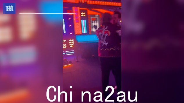皱起眉头!Lewis Capaldi 在 BRIT 颁奖典礼上看到了他的投篮,并于周日晚上在 O2 体育馆亲吻了 Harry Styles