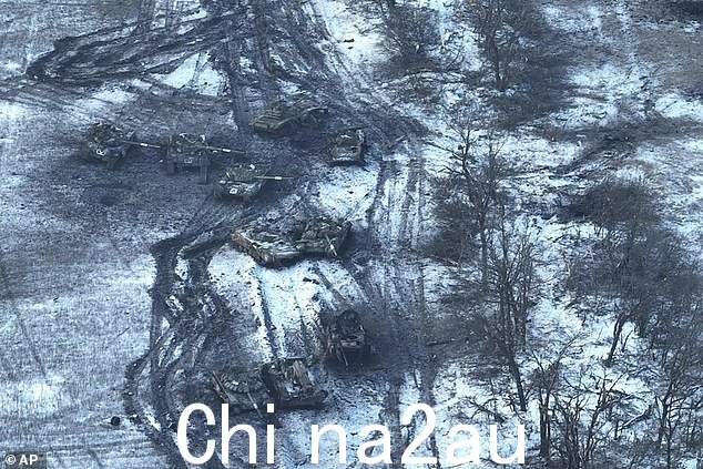 视频证据显示俄罗斯在其装甲车在 Vuhledar 遭到伏击后遭受了灾难性的军事损失