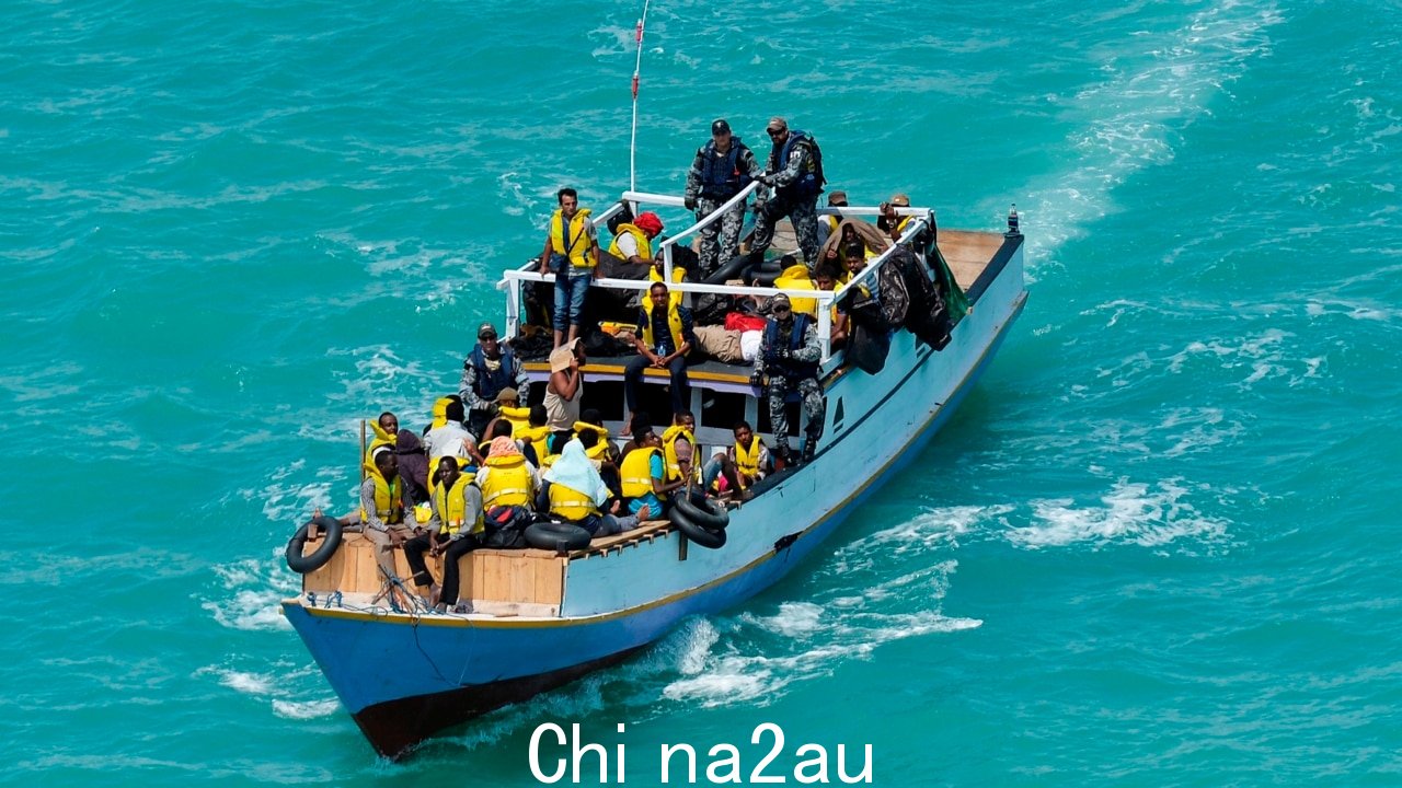 将近 20,000 名难民有资格获得永久签证