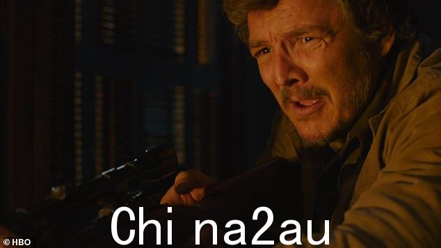 Joel:Joel(Pedro Pascal)和 Ellie(Bella Ramsey)面对成群结队的超级感染者,他们在新一集中为了活着离开堪萨斯城而危险地从地下释放出来HBO 的最后生还者。” class=