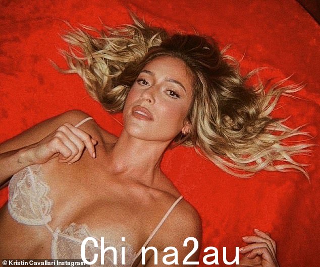 Hot: Kristin's The Hills: New_Beginnings co-star Ashley Wahler 发布了两个火焰表情符号并评论“该死”以回应炙手可热的照片一位粉丝开玩笑说,'非常漂亮......但是我的竞选活动会让我爱上绉纱。'