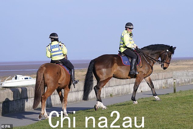 兰开夏郡 Knott End-on-Sea 的骑警今天参与寻找 Bulley 女士