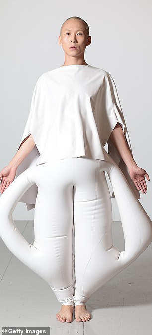 白色look 充气大裤衩