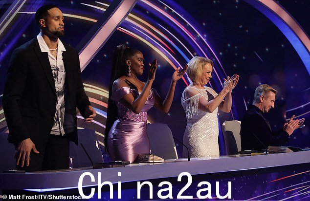 Jayne Torvill、Christopher Dean、Ashley Banjo 和 Oti Mabuse 的评委似乎对他们的评论印象深刻,Chris 说:'我喜欢的是,你看起来真的很投入和热情。'