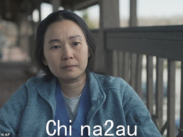 广受赞誉:这位 43 岁的女演员表示,在她失去 2017 年奥斯卡最佳女配角奖后,她对提名缺乏感情是一种防御机制(图中为鲸鱼中的莉兹)
