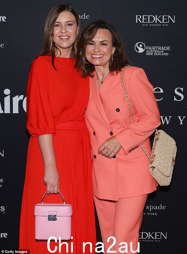 Lisa Wilkinson(与 Brittany Higgins 合影)在针对 Bruce Lehrmann 的诽谤审判中聘请了自己的律师代表她