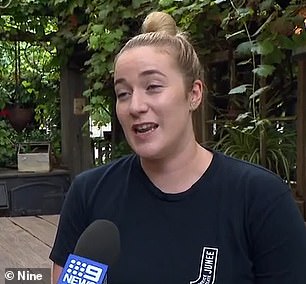 Rhiannon Druce(如图)说她必须开车去附近的城镇办理银行业务