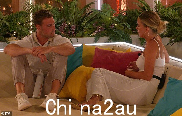 Andrew 在他们的 Casa Amor 忠诚度测试中与 Coco Lodge 结合并向 Tasha 承认'我舔了她的乳头或其他什么'在成为本季引用的承认中