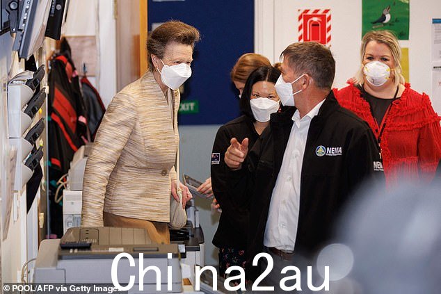 在一份声明中,安妮说:'我对急救人员、地方和国家机构为确保为每个人,尤其是那些仍处于危险中的人提供最好的支持而做出的重大努力印象深刻'