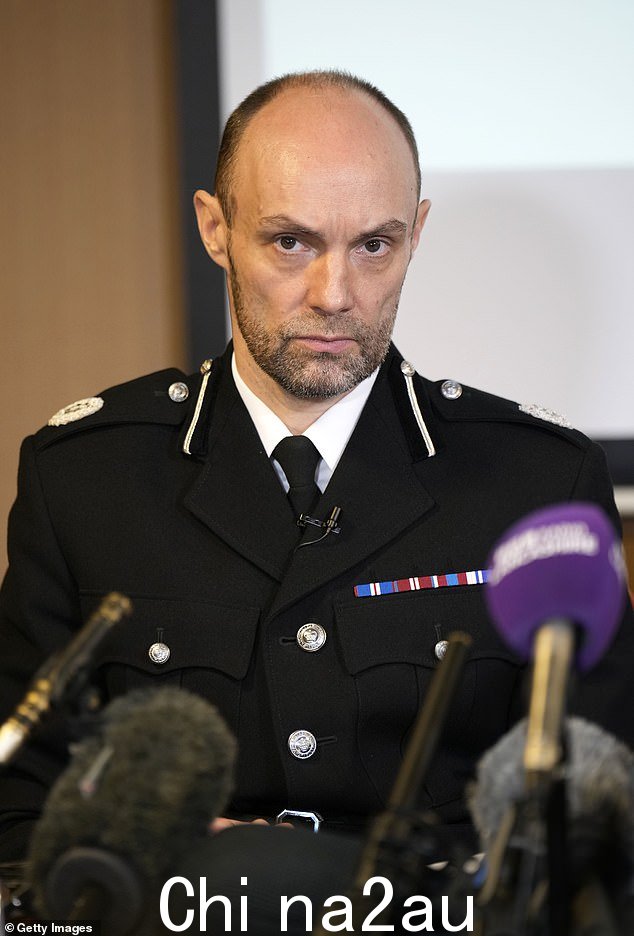 警方表示,披露有关某人私生活的此类细节是“不寻常的一步”,但他们认为“澄清”他们所说的“脆弱性”是什么意思“很重要” '
