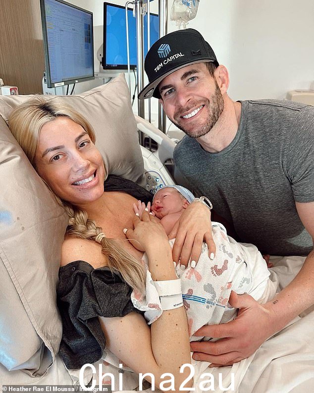 快乐的一天:35 岁的 Heather Rae Young 和她 41 岁的丈夫 Tarek El Moussa 在周三分享了对他们男婴的第一眼。他们还展示了他们小儿子的名字