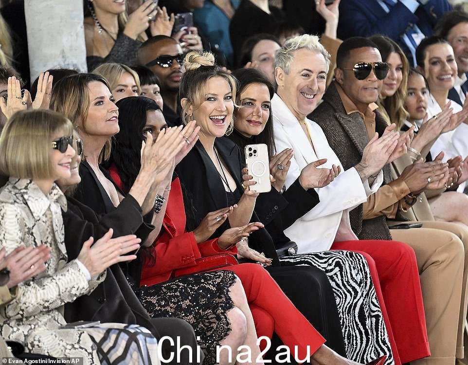 周三下午在纽约市举行的 Michael Kors 时装秀的前排挤满了熟悉的面孔。你能说出他们的名字吗?
