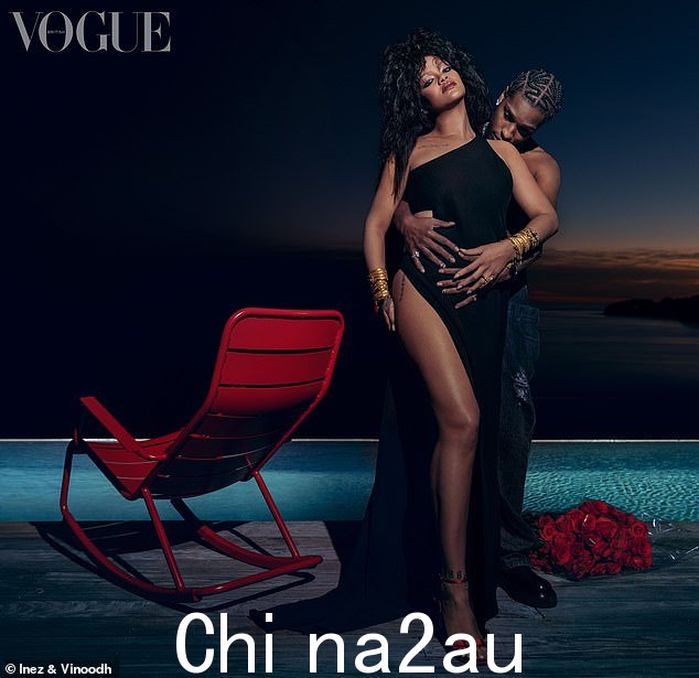 溺爱:在拍摄照片时,蕾哈娜 (Rihanna) 依偎在她可爱的婴儿儿子身边时,每一寸都像是溺爱她的母亲,她还没有确认儿子的名字