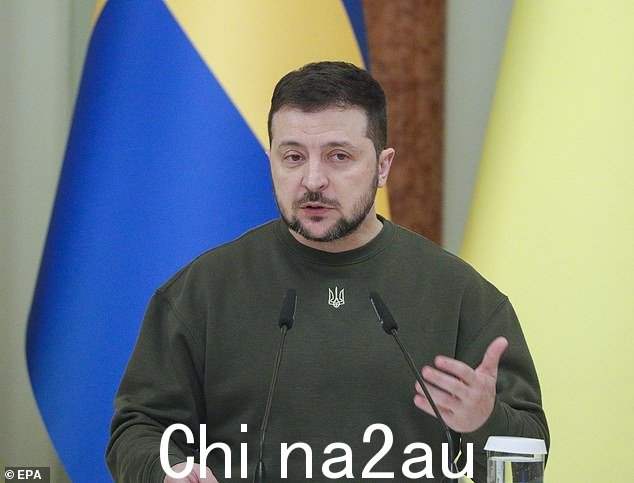 Mykhailo Podolyak,乌克兰总统 Volodymyr Zelensky(如图)的顾问,当他将这次袭击称为“俄罗斯恐怖主义”时,他似乎毫不怀疑它发生后的第二天。” class=