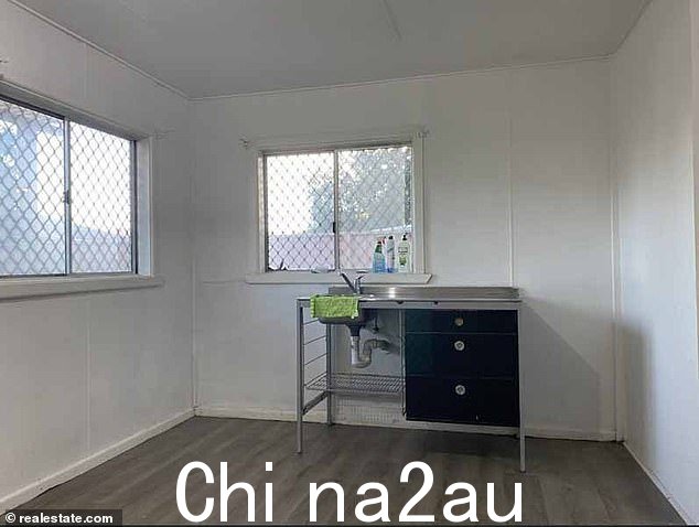 小屋被描述为'如果你的孩子一直要求私人房间'的完美地点(如图,小屋的厨房)