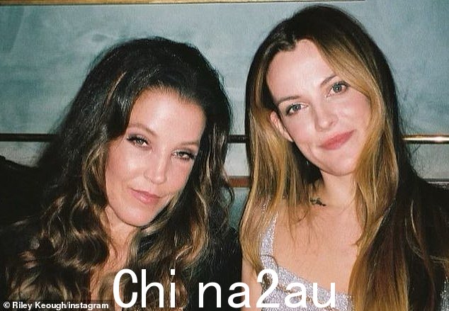 Ben 在 2020 年的自杀让 Riley(右)成为 Lisa Marie 遗产的唯一受托人,但 Priscilla 希望让这项修正案无效。莱利在 54 岁去世前与母亲的最后一张照片