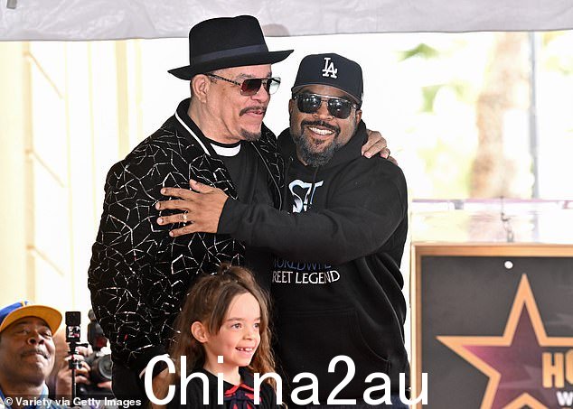太酷了:Ice Cube 也来庆祝了