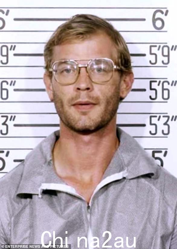 Monster:1978 年至 1991 年间,Jeffrey Dahmer 在威斯康星州和俄亥俄州强奸、谋杀并吞食了 17 名年轻人。他于 1992 年被定罪,两年后在狱中被谋杀,享年34