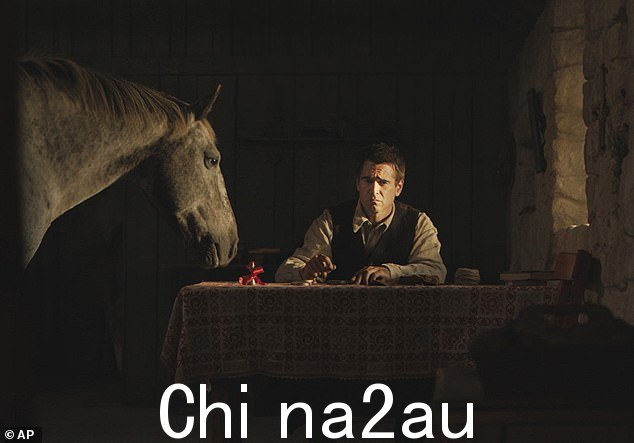 根据 Betfair Colin,46 岁,有 8/13 的赔率,紧随其后的是 Brendan Fraser 以 11/4 的赔率,因为他在电视剧 The Whale 中的复出角色(科林如图in The Banshees of Inisherin)