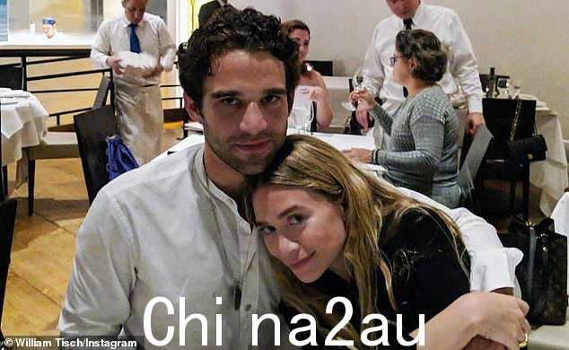 保持私密:Ashley 和 Louis 对他们的关系一直非常私密,从他们的关系开始以来只被拍过几次照片; 2021 年一起看
