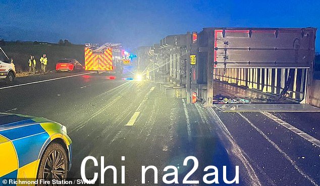 两辆 HGV 是 o周五早上在北约克郡的 A1 公路上被大风吹倒了
