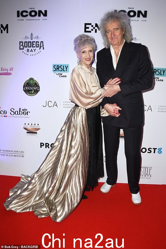 Loved-up:布赖恩·梅 (Brian May) 和他的妻子安妮塔·多布森 (Anita Dobson) 在红地毯上展示了非常受人喜爱的表演。