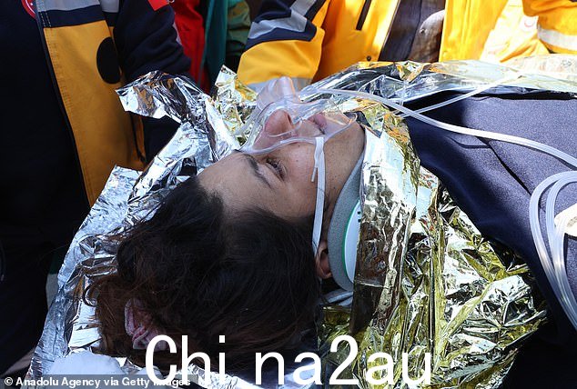 Ragda Accar 在 2023 年 2 月 18 日土耳其哈塔伊安塔基亚地区发生强烈双地震后 296 小时后被救活