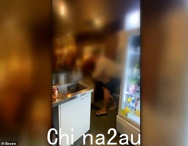 验尸官将进行尸检以确定导致该男子死亡的原因