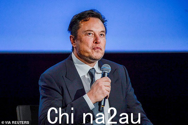 12 月,经过延迟,Elon Musk 推出了他新的 Twitter 蓝色检查系统,每月向用户收取 8 美元的验证费用