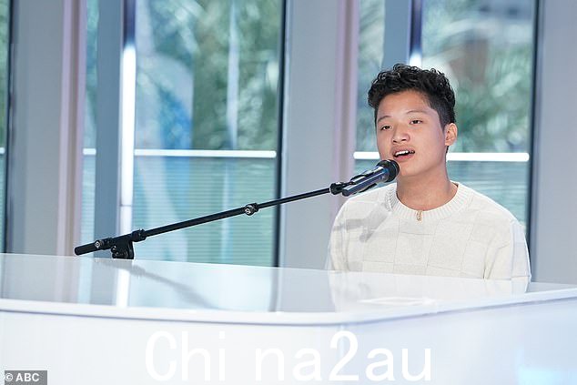 才华横溢的少年:评委们后来被 17 岁的泰森·维内加斯 (Tyson Venegas) 惊呆了,并授予他白金票,让他在好莱坞周期间获得通行证