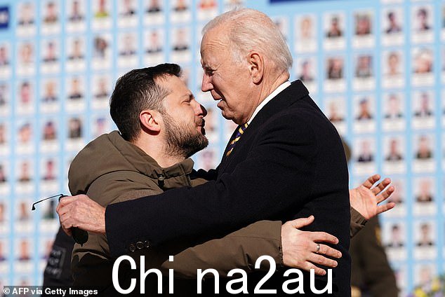 拜登总统受到总统的欢迎沃洛德米尔·泽伦斯基 (Volodymyr Zelensky) 周一上午出人意料地访问了美国。拜登宣布向乌克兰提供新的 5 亿美元援助