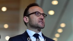 财长 Jim Chalmers 嘲笑 Adam Bandt 的“狡猾言论”，因为他驳斥了联盟党“破坏”养老金的做法