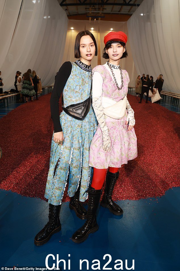 姐妹:The Bloom Twins 的 Sofia Kuprienko 和 Anna Kuprienko 前卫展示