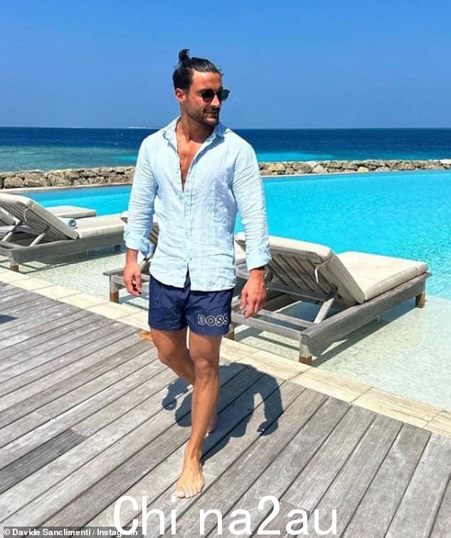 Fuming:28 岁的 Davide 周一在他的 Instagram 故事中声称窃贼冒充'维修'人员来到他们家