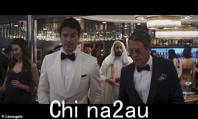 派对聊天:格雷格在派对上看到丹尼并开始和他聊天,正如丹尼所说,他的下一个角色是,'一个神秘的白手起家的亿万富翁',正如格雷格意识到的那样,'你刚刚描述了我'