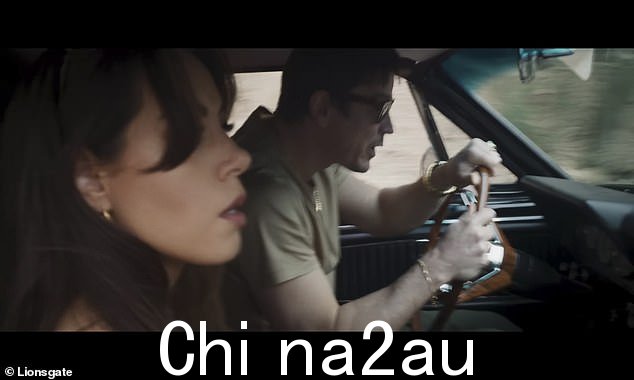 什么:Sarah 开始给手枪上膛,Danny 问,'你打算用那个做什么?'