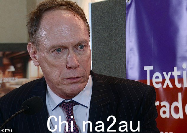 灾难!斯蒂芬在试图给卡拉下药时不小心喝了一杯含有迷幻药的杯子,后来他的反应开始于一次重要的演讲